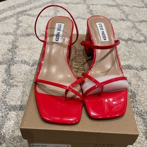 Steve Madden Involved Size 7